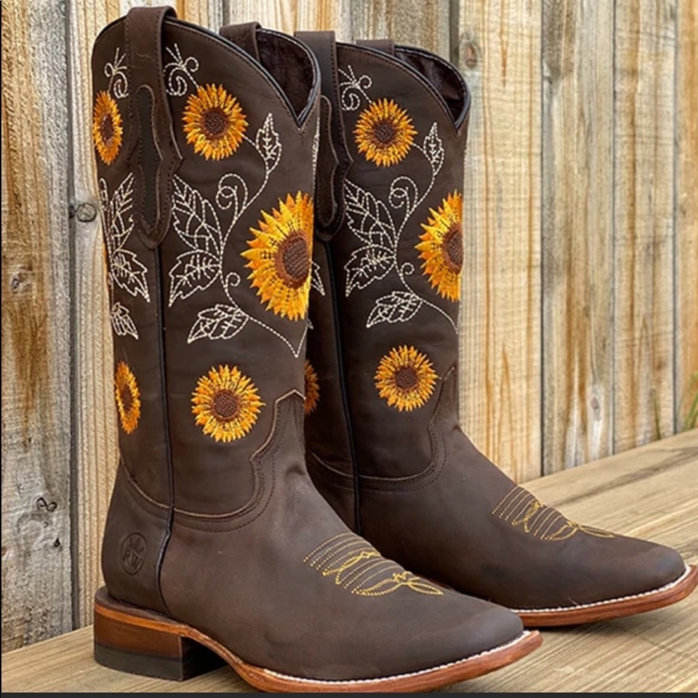 Brand New Sunflower Cowboy Boots Size 37 (size 6)